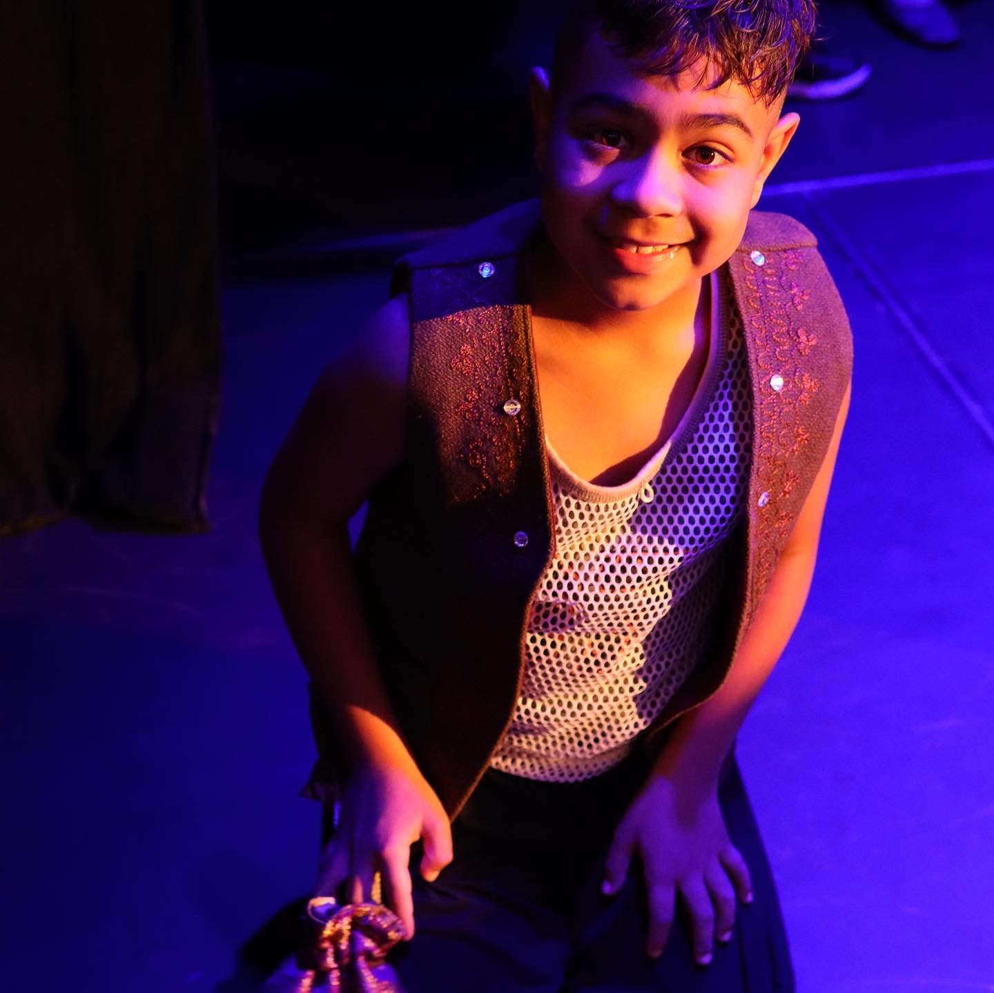 Drama student in Aladdin in Brampton with Synergy Performing Arts Academy