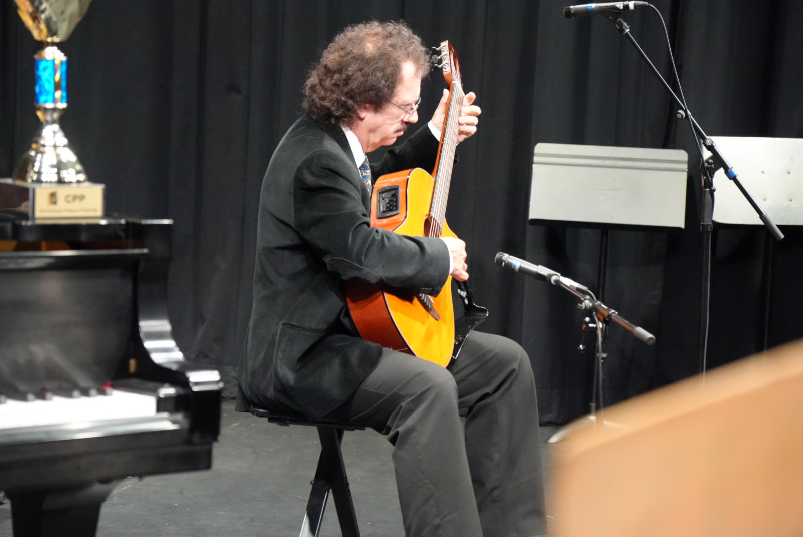 Teen and adult electric guitar lessons at SYNERGY