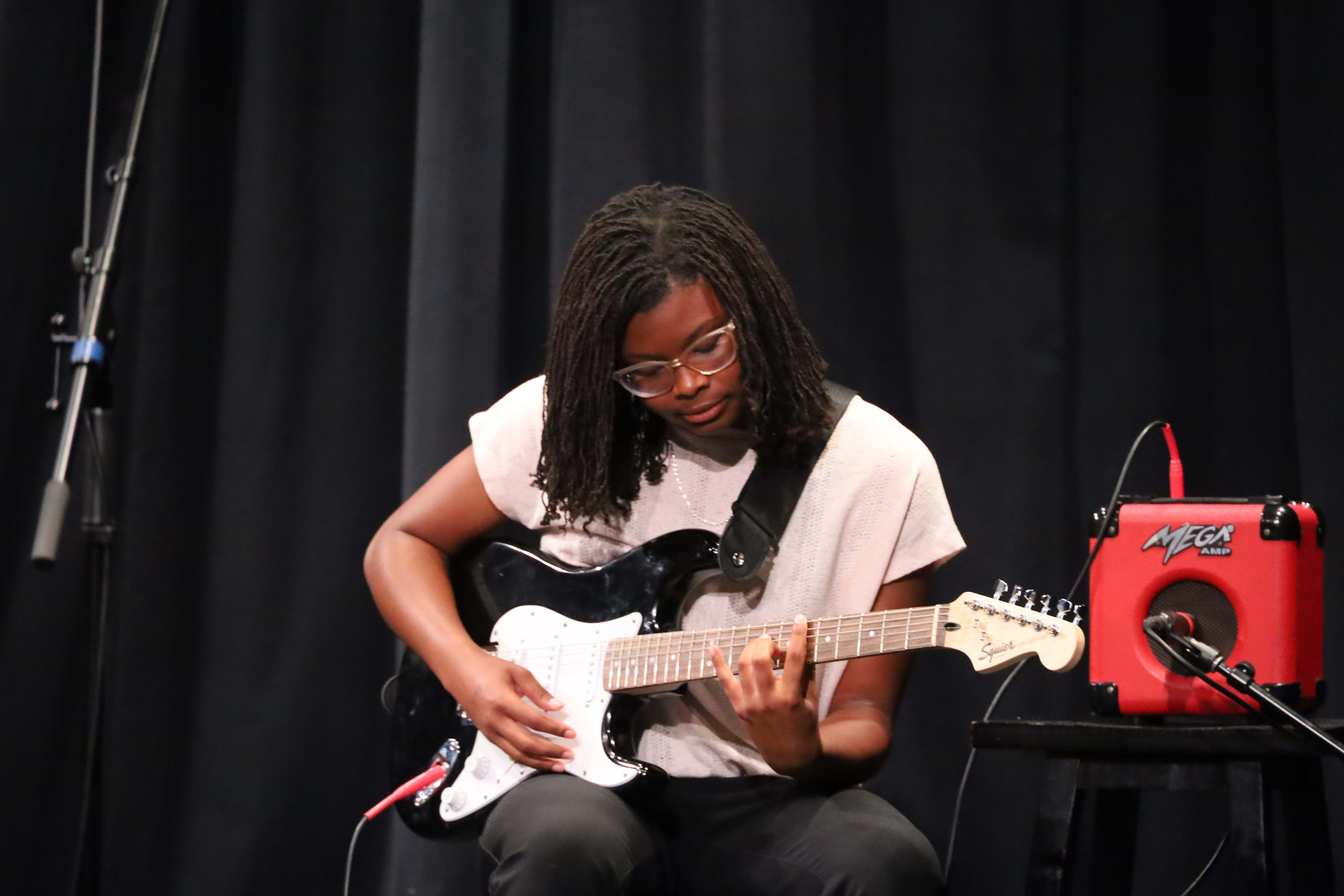 Guitar lesson at SYNERGY Brampton