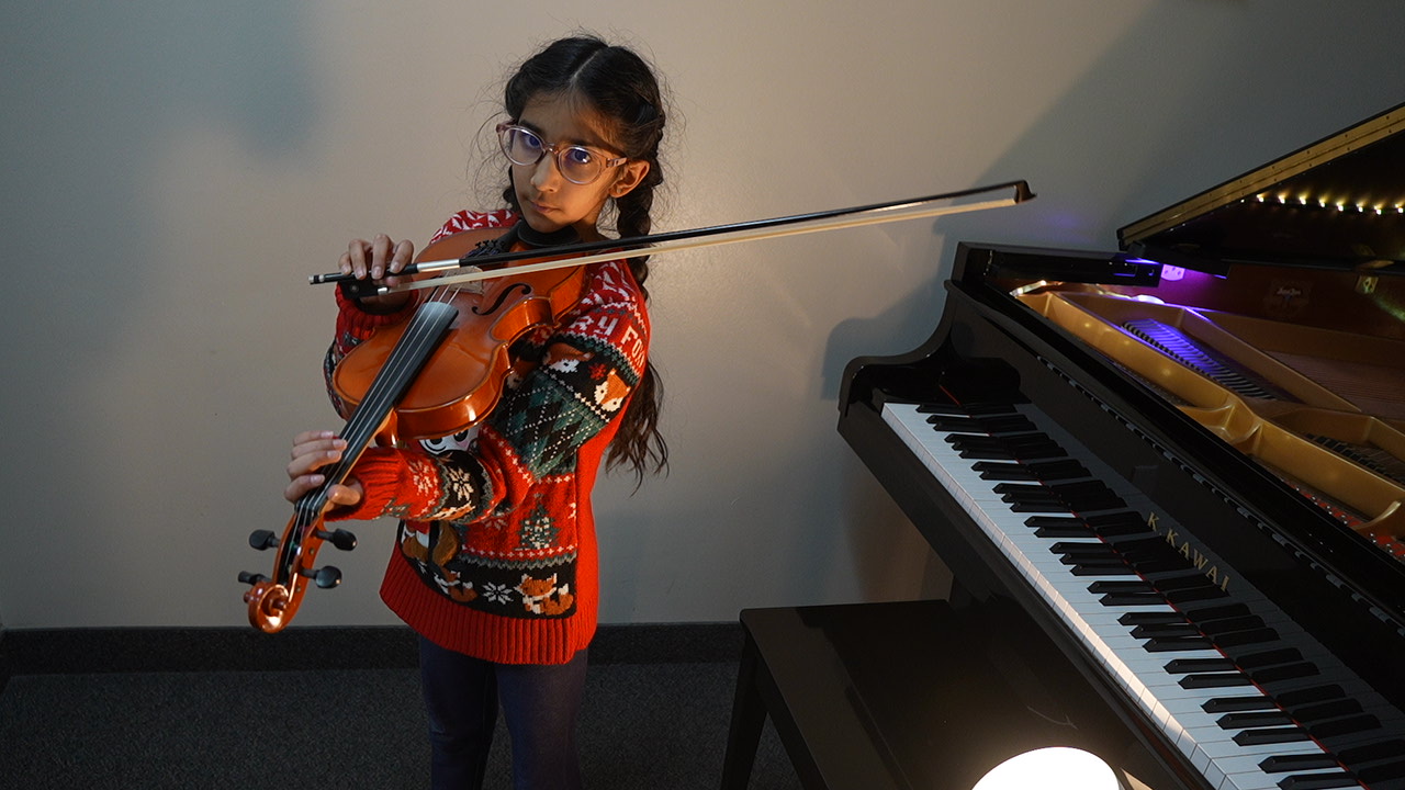 Kids violin lessons at SYNERGY